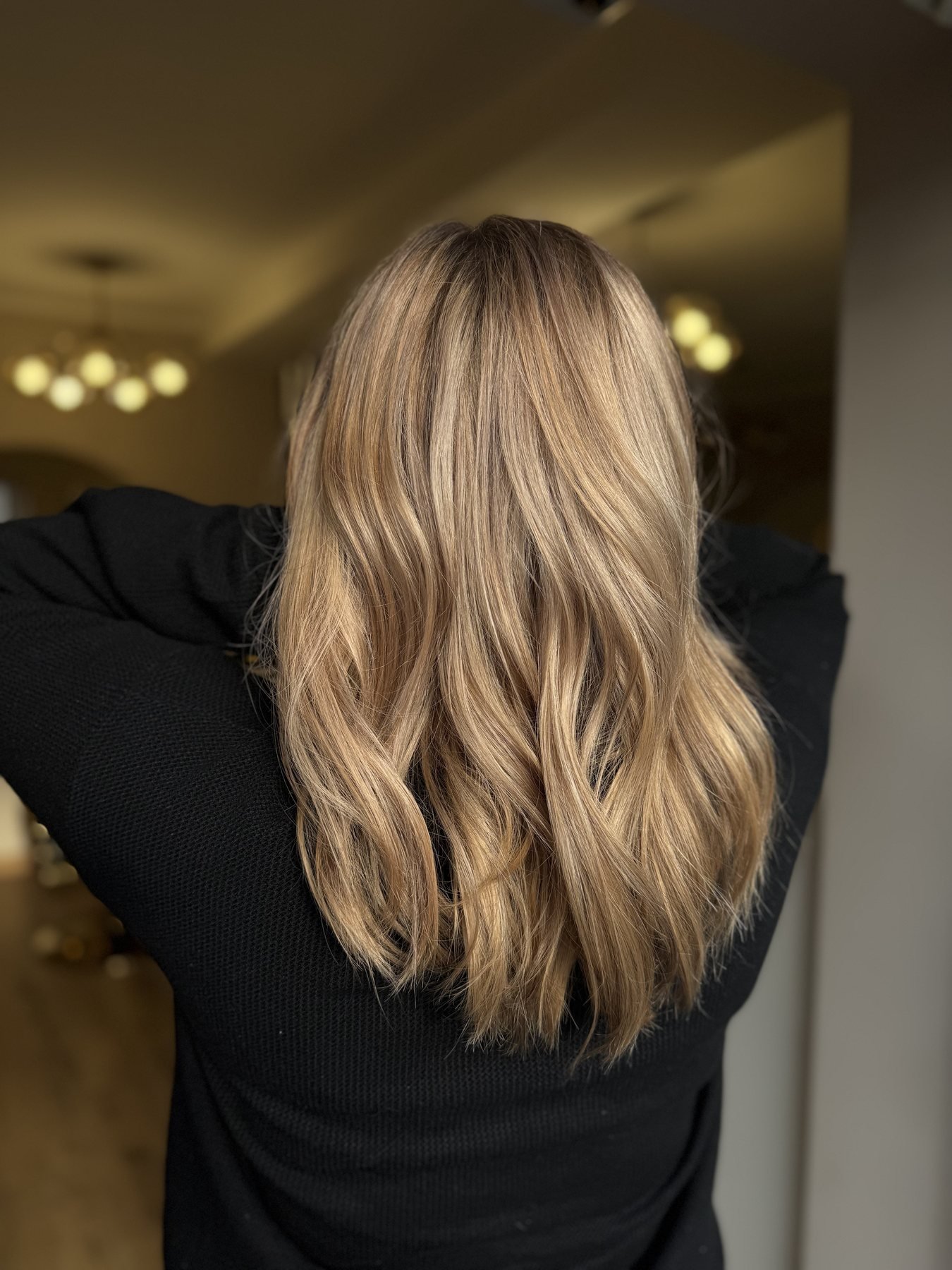 Efekt przedłużania włosów prezentowany podczas szkoleń LONG HAIR