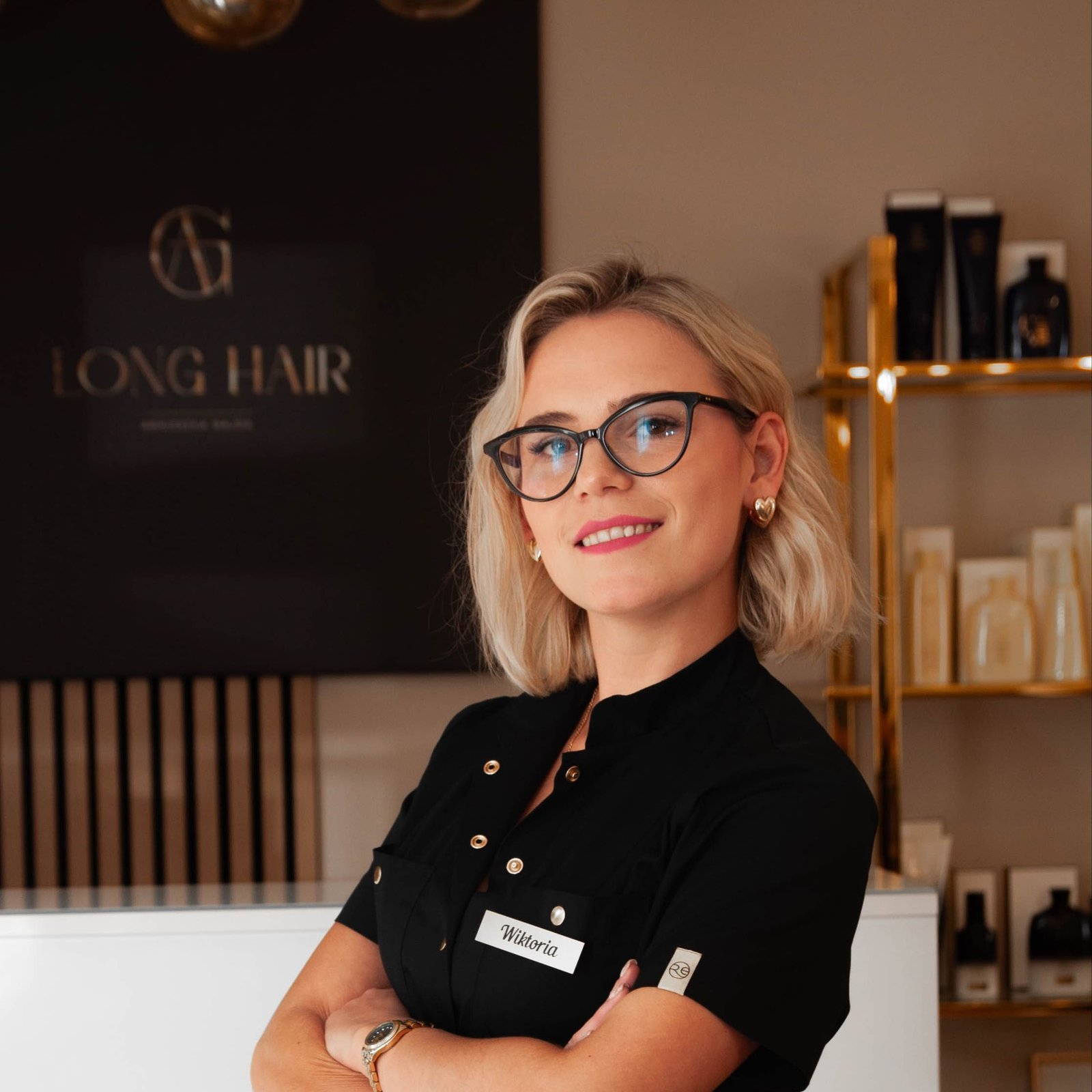 Wiktoria, fryzjerka w salonie LONG HAIR